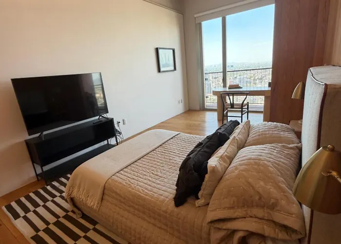 The Reforma 27 Grand Apartment *